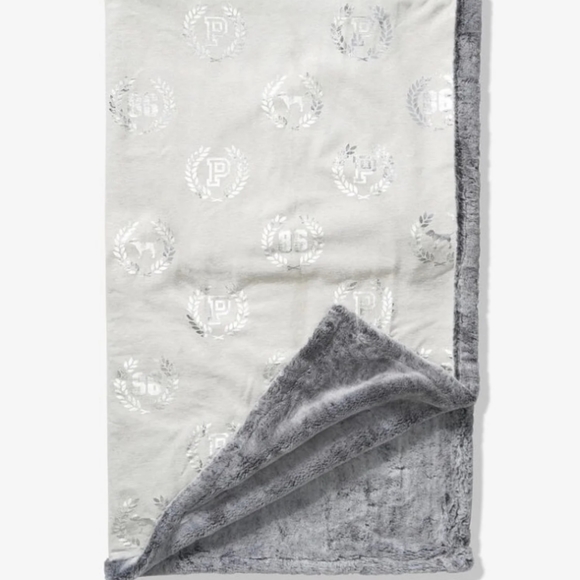 PINK Victoria's Secret Other - VS PINK Large Limited Edition Faux Fur Blanket